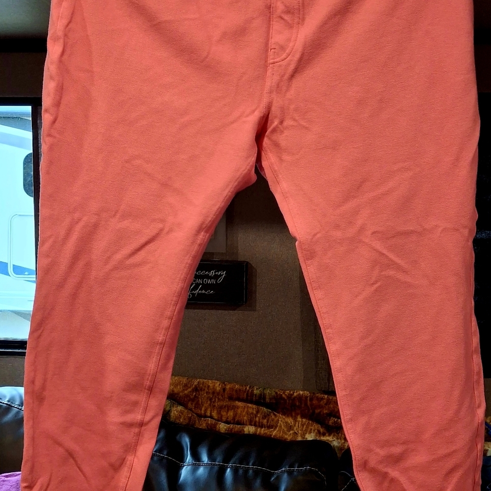 Hue capris